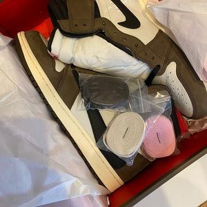 Travis Scott High Jordan 1 (StockX Verfied)